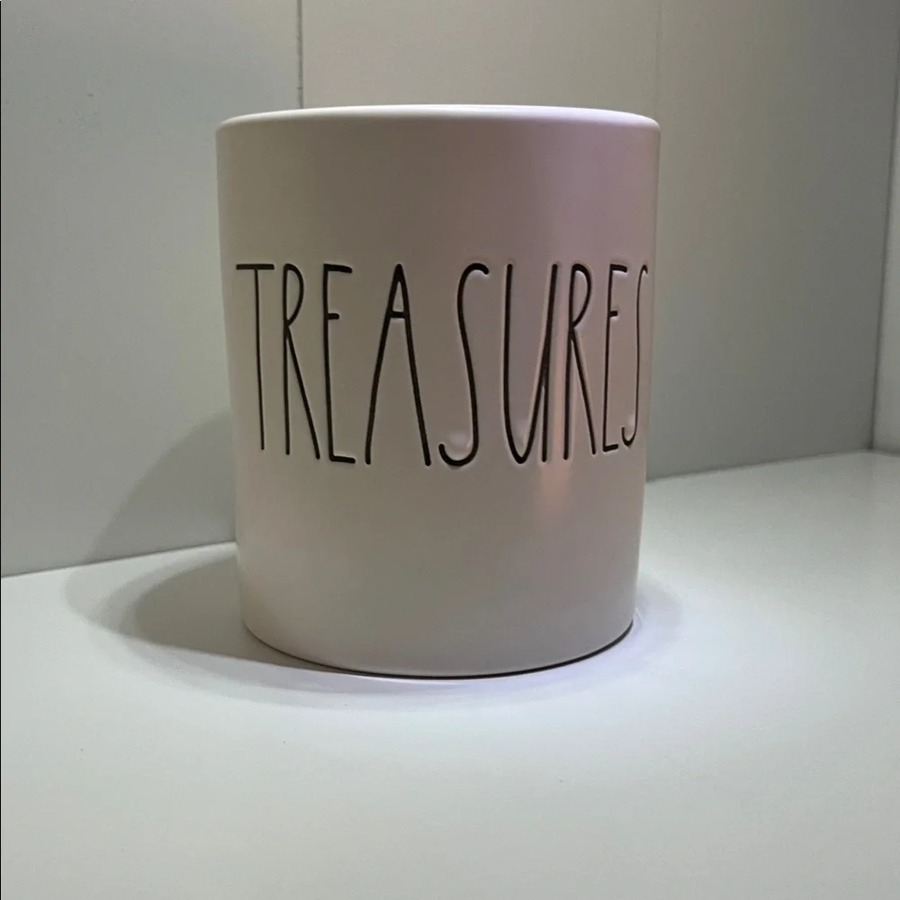 RAE DUNN CERAMIC TRESAURES CUP-NEW